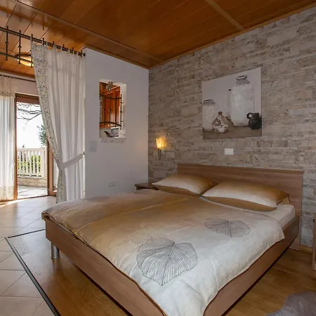 Appartement Salona *