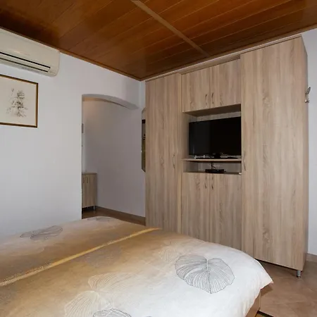 Apartman Salona