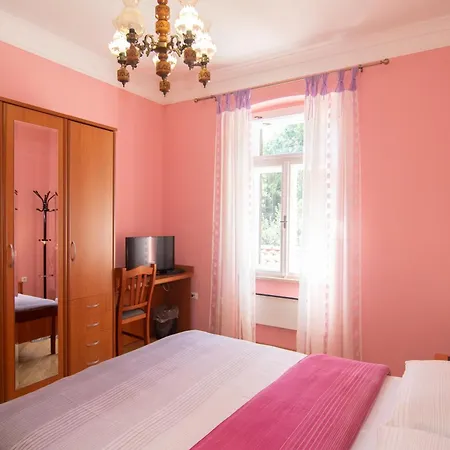 Apartman Salona