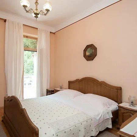Salona Apartment *
