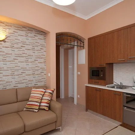 Salona Apartment *