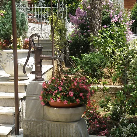 Salona Apartment
