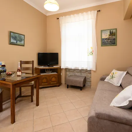 Apartment Salona *