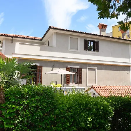 Apartment Salona