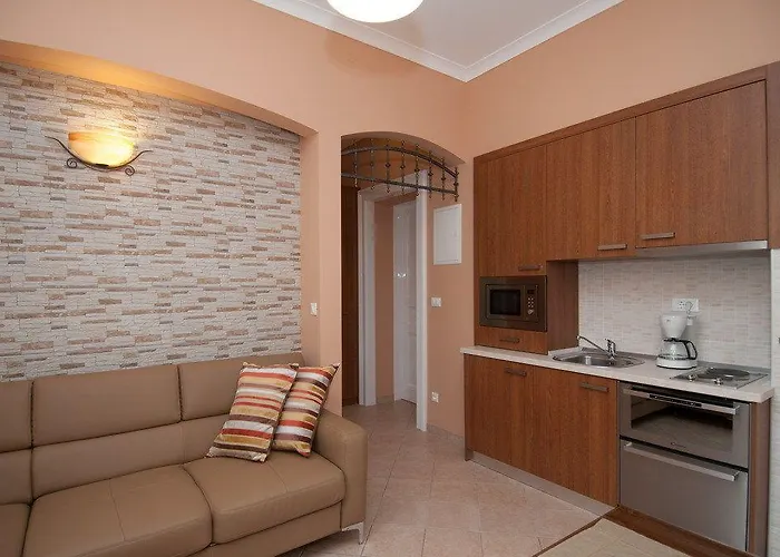Salona Apartment *